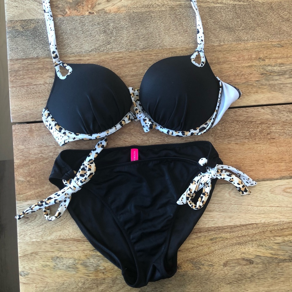 Victoria secret swim bombshell